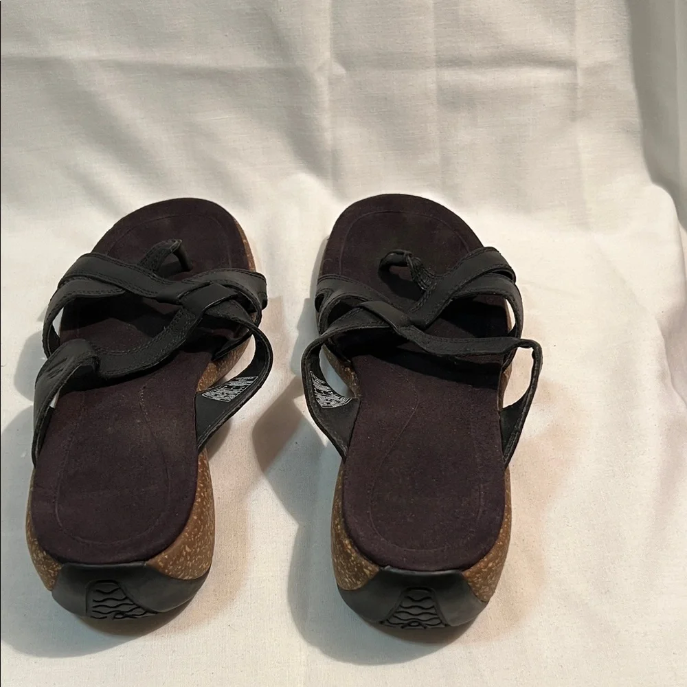 Merrell Women's Black Cross-Strap Sandals